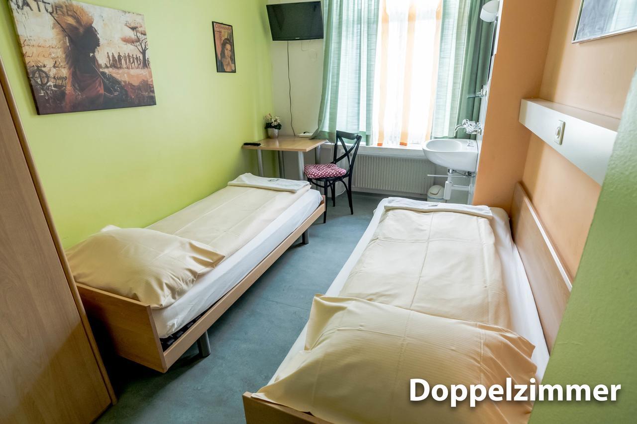 Hotel & Backpackers Zak Шафхаузен Экстерьер фото