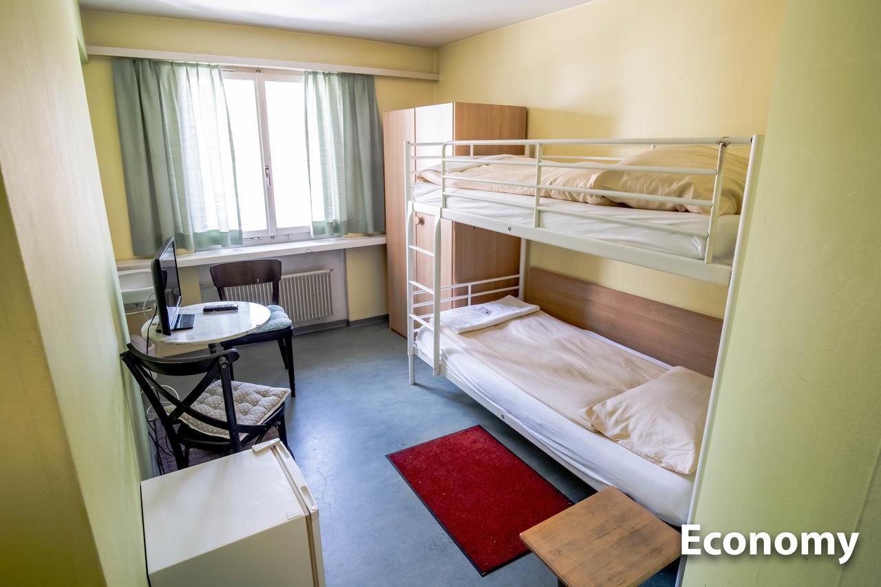 Hotel & Backpackers Zak Шафхаузен Экстерьер фото