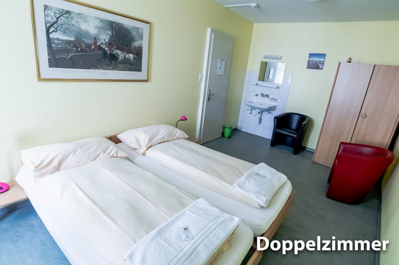 Hotel & Backpackers Zak Шафхаузен Экстерьер фото